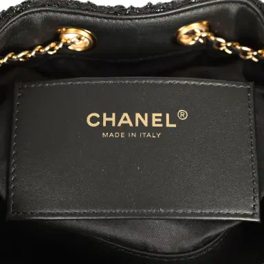 Chanel Chanel Mini 25 Hobo Bag Black Tweed Bouclé Gold Hardware | Thumbnail 9 Chanel Chanel Mini 25 Hobo Bag Black Tweed Bouclé Gold Hardware | Thumbnail 9