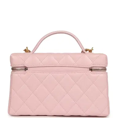 Chanel Chanel Top Handle Long Vanity Case with Chain Light Pink Shiny Caviar Brushed Gold Hardware | Thumbnail 4 Chanel Chanel Top Handle Long Vanity Case with Chain Light Pink Shiny Caviar Brushed Gold Hardware | Thumbnail 4