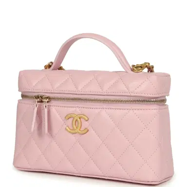 Chanel Chanel Top Handle Long Vanity Case with Chain Light Pink Shiny Caviar Brushed Gold Hardware | Thumbnail 5 Chanel Chanel Top Handle Long Vanity Case with Chain Light Pink Shiny Caviar Brushed Gold Hardware | Thumbnail 5