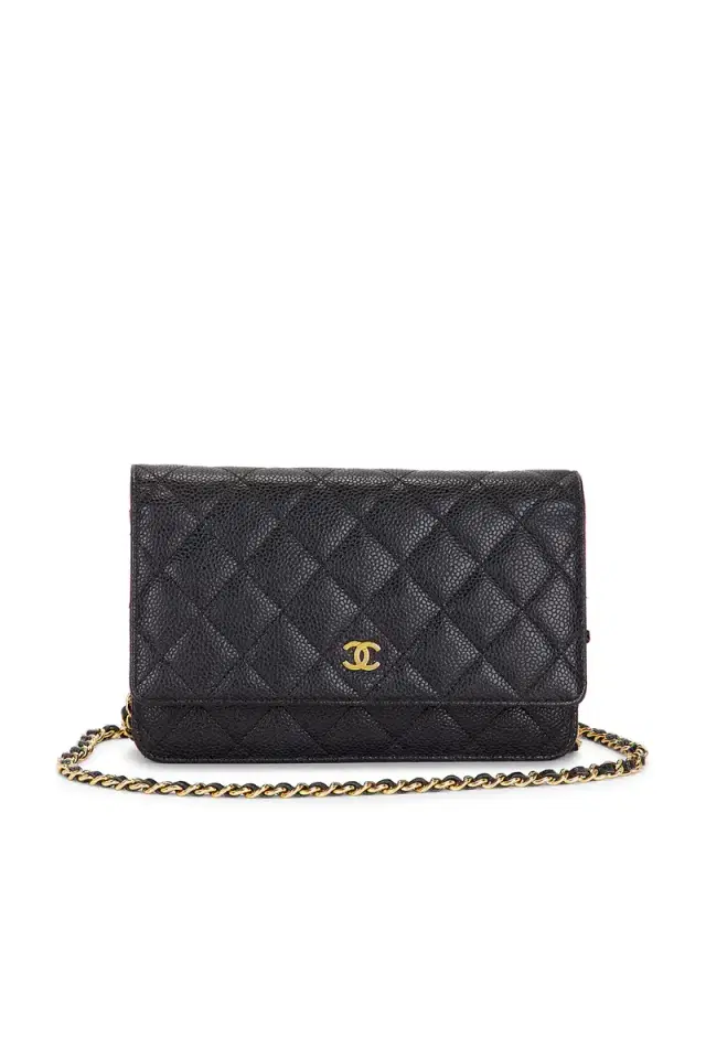 chanel Chanel Caviar Classic Wallet On Chain