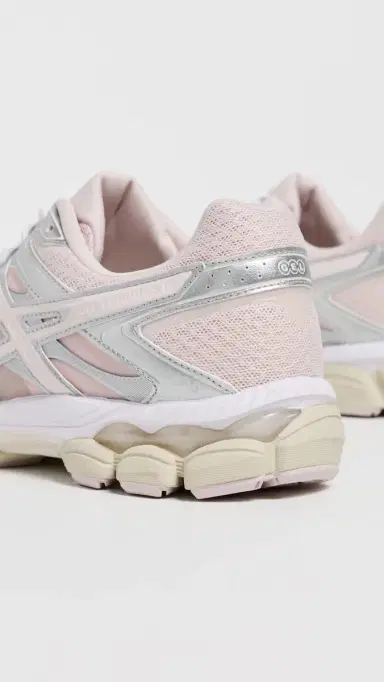 Asics Gel-Cumulus 16 Sneakers Pink Cloud/Pure Silver | Thumbnail 4 Asics Gel-Cumulus 16 Sneakers Pink Cloud/Pure Silver | Thumbnail 4
