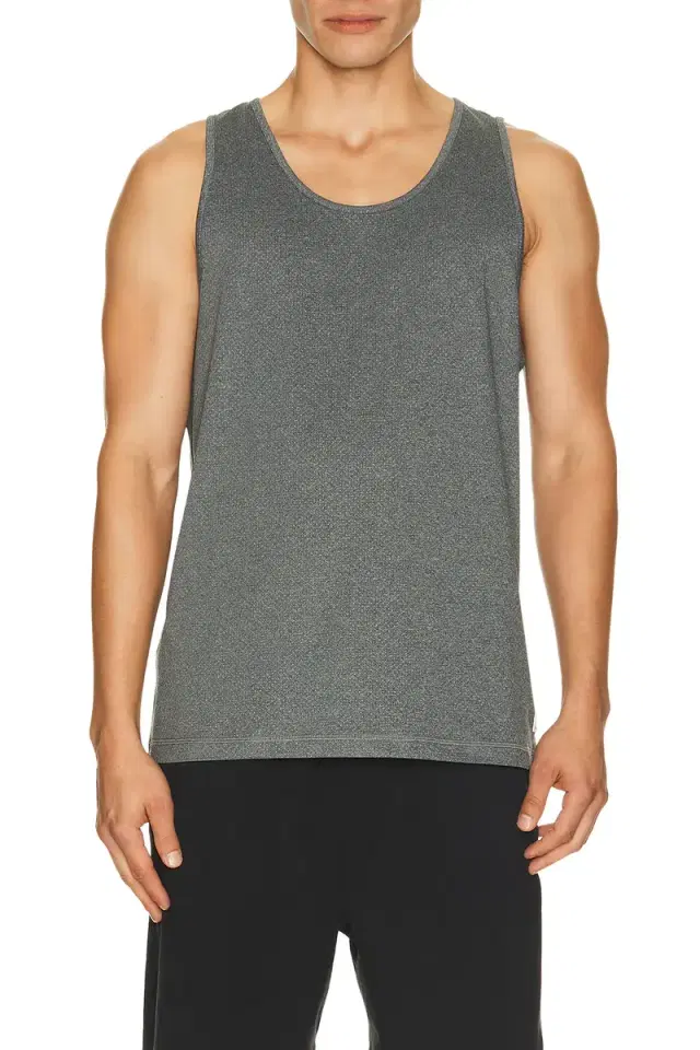 Vuori Tradewind Performance Tank 2.0