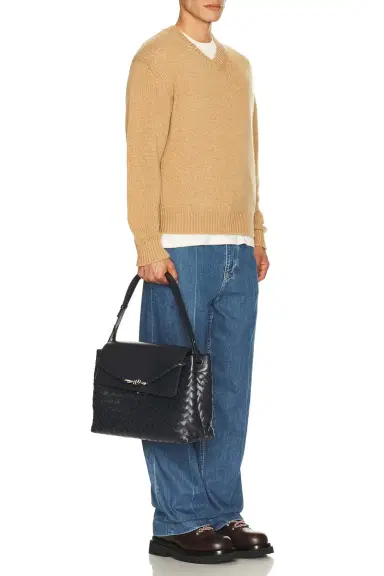 Bottega Veneta Andiamo Messenger Intrecciato 15 Avenue | Thumbnail 2 Bottega Veneta Andiamo Messenger Intrecciato 15 Avenue | Thumbnail 2