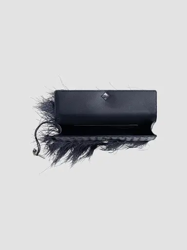 Bottega Veneta Women's Andiamo Ostrich Feather Intrecciato Clutch | Thumbnail 3 Bottega Veneta Women's Andiamo Ostrich Feather Intrecciato Clutch | Thumbnail 3