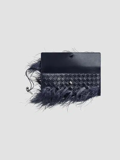 Bottega Veneta Women's Andiamo Ostrich Feather Intrecciato Clutch | Thumbnail 4 Bottega Veneta Women's Andiamo Ostrich Feather Intrecciato Clutch | Thumbnail 4