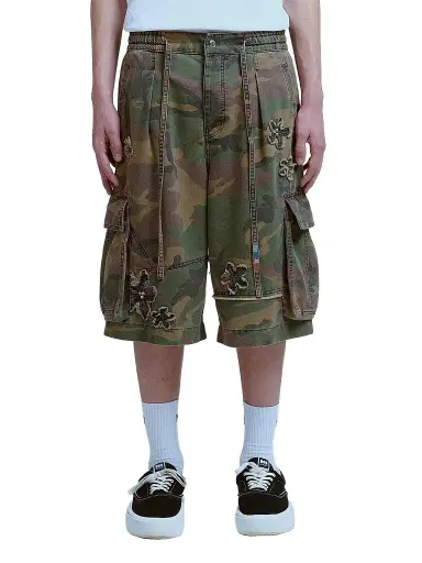 Nahmias Men's Floral-Appliqué Camo Cargo Shorts | Thumbnail 1
