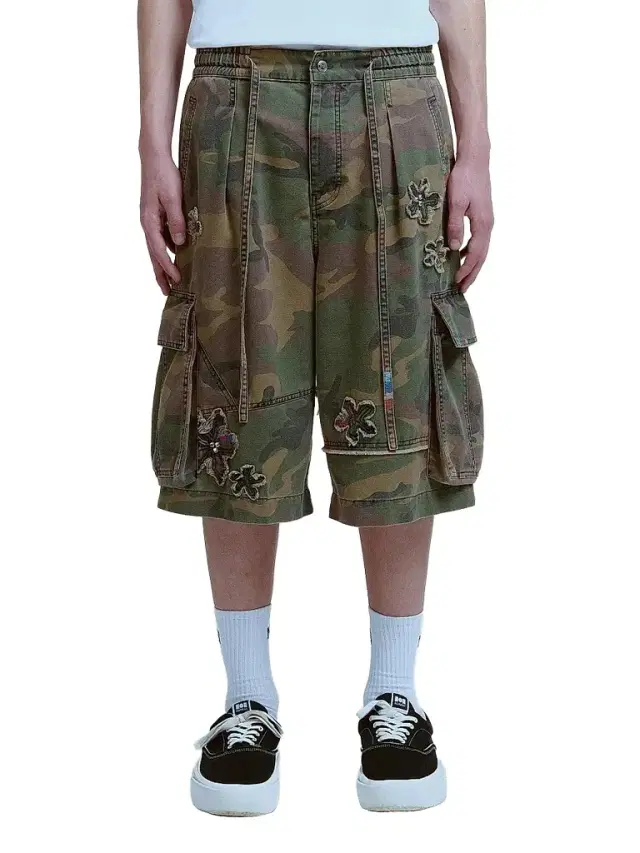 Nahmias Men's Floral-Appliqué Camo Cargo Shorts - Camo