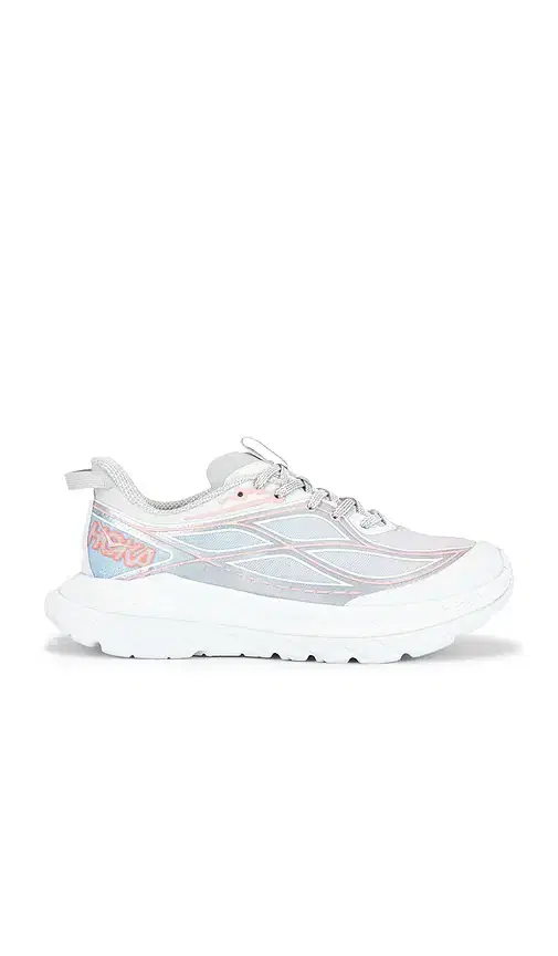 HOKA Mach Remastered Aura Sneaker