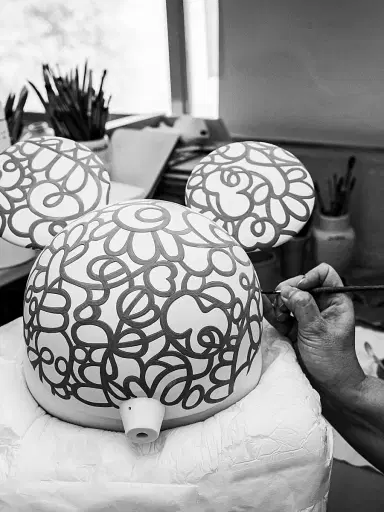 Lladro Doodle Mickey Porcelain Sculpture - Blackandwhite | Thumbnail 7 Lladro Doodle Mickey Porcelain Sculpture - Blackandwhite | Thumbnail 7