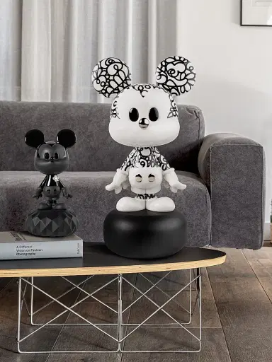 Lladro Doodle Mickey Porcelain Sculpture - Blackandwhite | Thumbnail 8 Lladro Doodle Mickey Porcelain Sculpture - Blackandwhite | Thumbnail 8