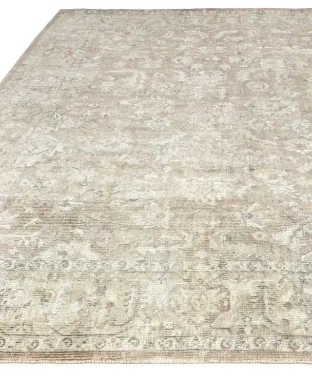 Exquisite Rugs Pierre Hand-Loomed Rug