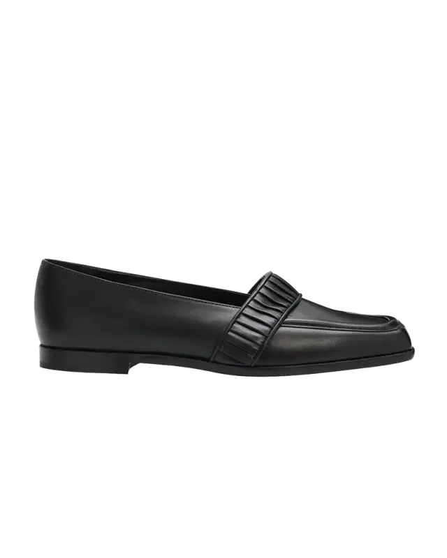 Manolo Blahnik Minoffa Leather Loafers