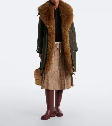 Moncler Caradoc Small suede down bucket bag | Thumbnail 6