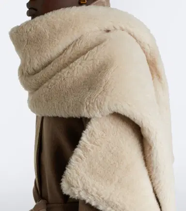 Max Mara Shearling scarf | Thumbnail 2 Max Mara Shearling scarf | Thumbnail 2