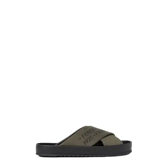 Fendi Two wide bands cross in a symmetrical embrace to create