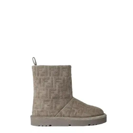 Fendi Low après-ski boots with round toe and pull-on construction