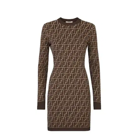 Long, crew-neck dress with a fitted silhouette and long