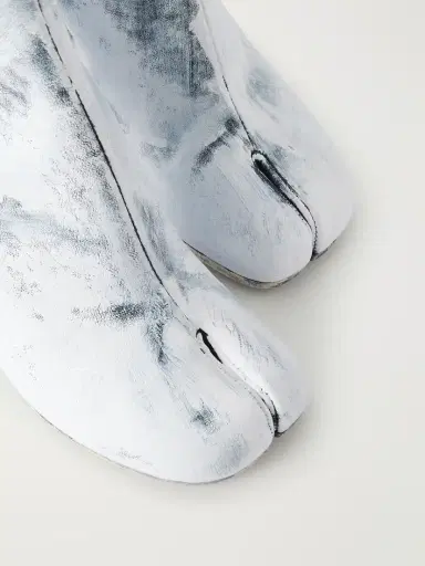 Maison Margiela Tabi Split-toe Leather Ankle Boots | Thumbnail 5 Maison Margiela Tabi Split-toe Leather Ankle Boots | Thumbnail 5
