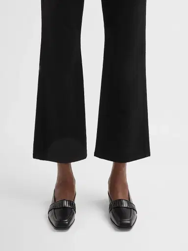 Manolo Blahnik Women's Minoffa Leather Loafers | Thumbnail 2