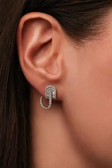 U LOS ANGELES Diamond Baguette U Huggie Hoop Earrings - White Gold | Thumbnail 2
