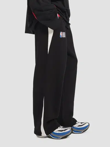 Balenciaga Men's / NBA Collaboration Oversized Sweatpants - Black White | Thumbnail 4 Balenciaga Men's / NBA Collaboration Oversized Sweatpants - Black White | Thumbnail 4
