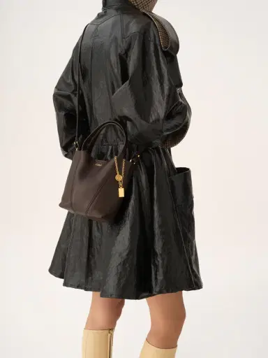 Chloé Small Chloé Spin tote bag in grained leather | Thumbnail 3