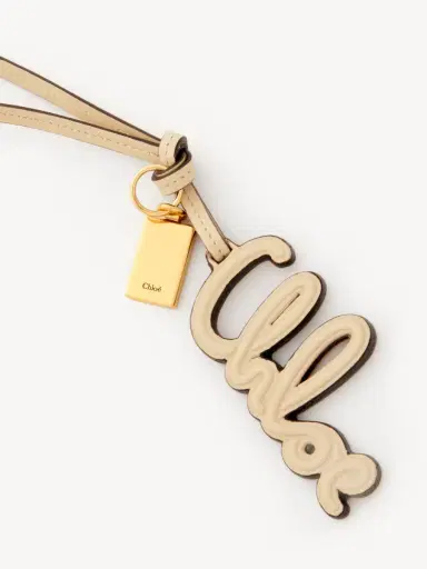 Chloé Logo bag charm in shiny leather | Thumbnail 3