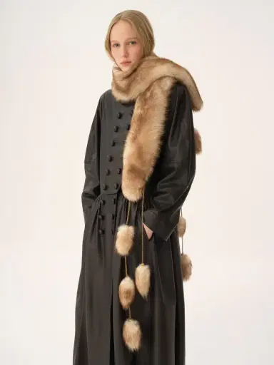 Chloé The Treasure Tails scarf in shearling | Thumbnail 2