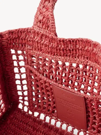 Chloé Small Summer Banana east-west tote bag with strap in raffia | Thumbnail 6