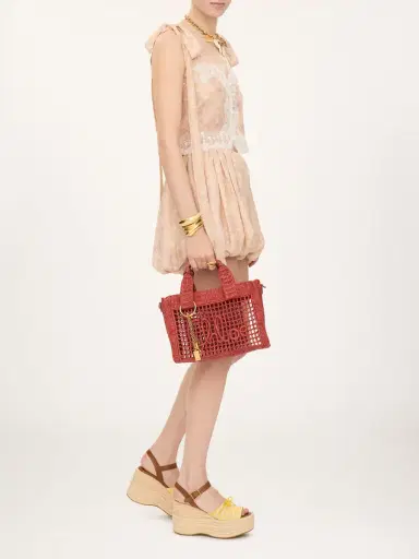 Chloé Small Summer Banana east-west tote bag with strap in raffia | Thumbnail 8