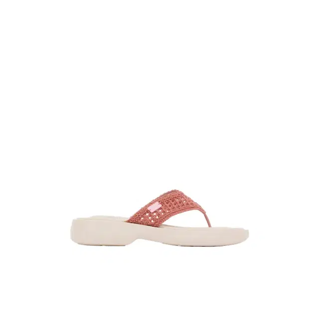 Chloé Poolette slide