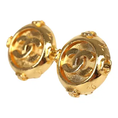 Chanel Vintage Chanel Small Round Border CC Clip On Earrings Gold Plated Hardware | Thumbnail 3 Chanel Vintage Chanel Small Round Border CC Clip On Earrings Gold Plated Hardware | Thumbnail 3