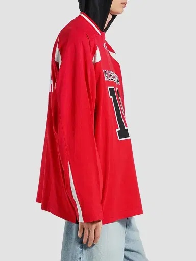 Balenciaga Men's x NBA Collaboration Oversized Long Sleeve T-Shirt - Red | Thumbnail 5 Balenciaga Men's x NBA Collaboration Oversized Long Sleeve T-Shirt - Red | Thumbnail 5