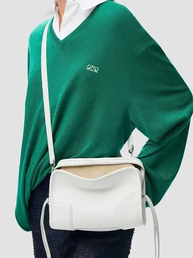 LOEWE Women's Amazona Leather Top Handle Bag - White | Thumbnail 3 LOEWE Women's Amazona Leather Top Handle Bag - White | Thumbnail 3