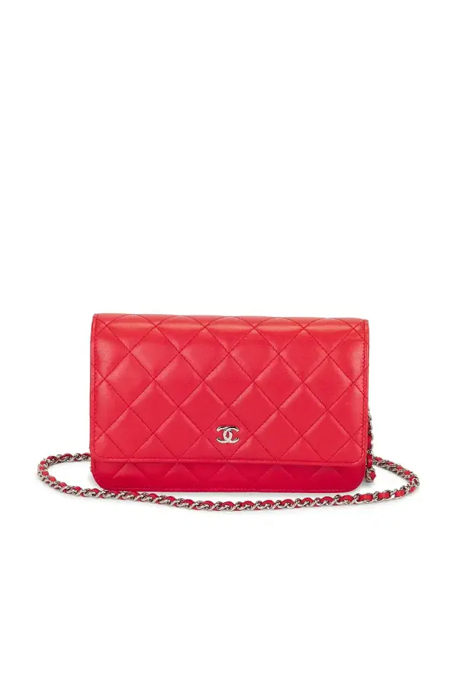 chanel Chanel Caviar Classic Wallet On Chain