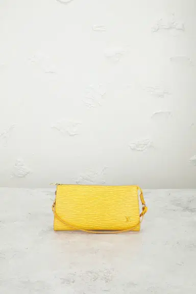 louis vuitton Louis Vuitton Epi Pochette Accessoiries 21 Shoulder Bag | Thumbnail 2 louis vuitton Louis Vuitton Epi Pochette Accessoiries 21 Shoulder Bag | Thumbnail 2