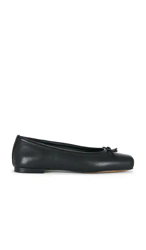 Steve Madden Eleve Flat