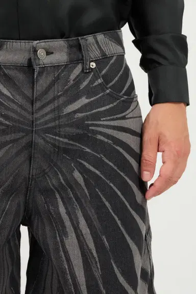 Roberto Cavalli Ray Of Gold Print Bermuda Shorts | Thumbnail 5