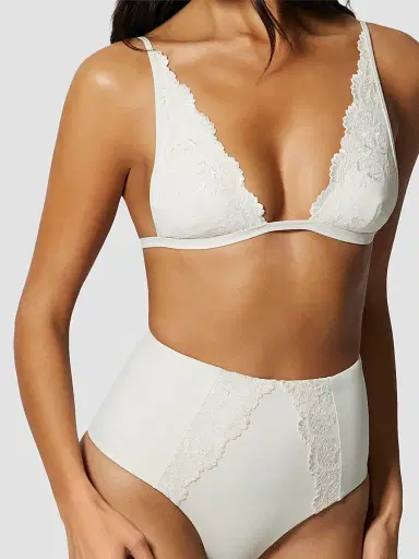Kiki de Montparnasse Women's Juliette Lace-Trimmed Bikini Top - Ecru | Thumbnail 4
