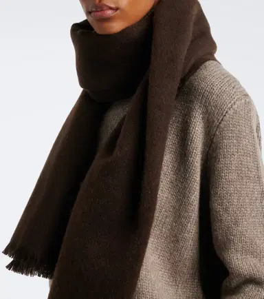 The Row Ingo cashmere scarf | Thumbnail 4