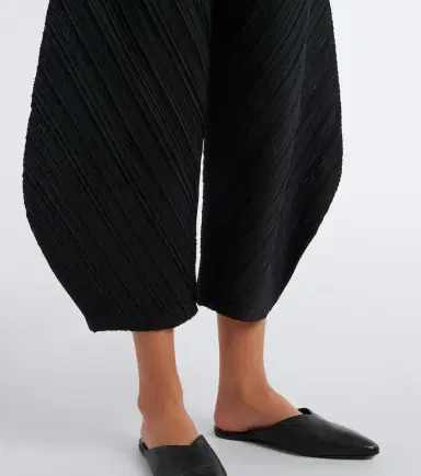 Pleats Please Issey Miyake Monthly Colors: July pleated pants | Thumbnail 4
