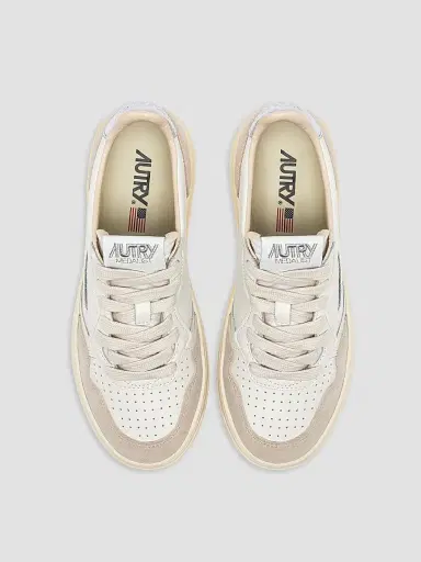 Autry Women's Medalist Leather Low-Top Sneakers | Thumbnail 4