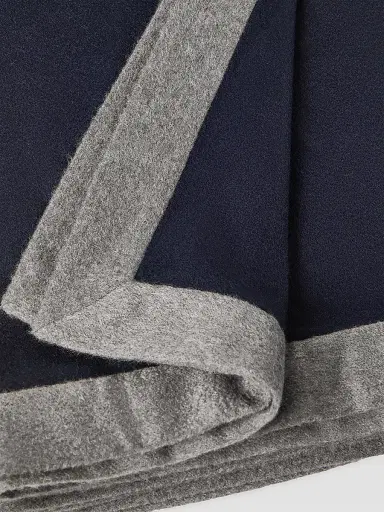 Brunello Cucinelli Cashmere Throw with Contrasting Border | Thumbnail 3 Brunello Cucinelli Cashmere Throw with Contrasting Border | Thumbnail 3
