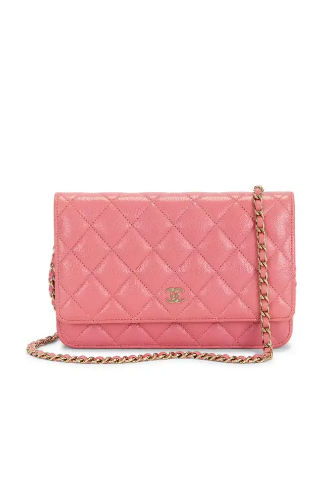 Chanel Caviar Classic Wallet On Chain