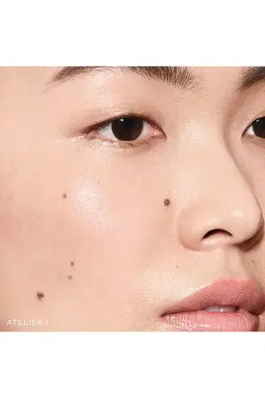 Westman Atelier Vital Skin Foundation Stick | Thumbnail 3