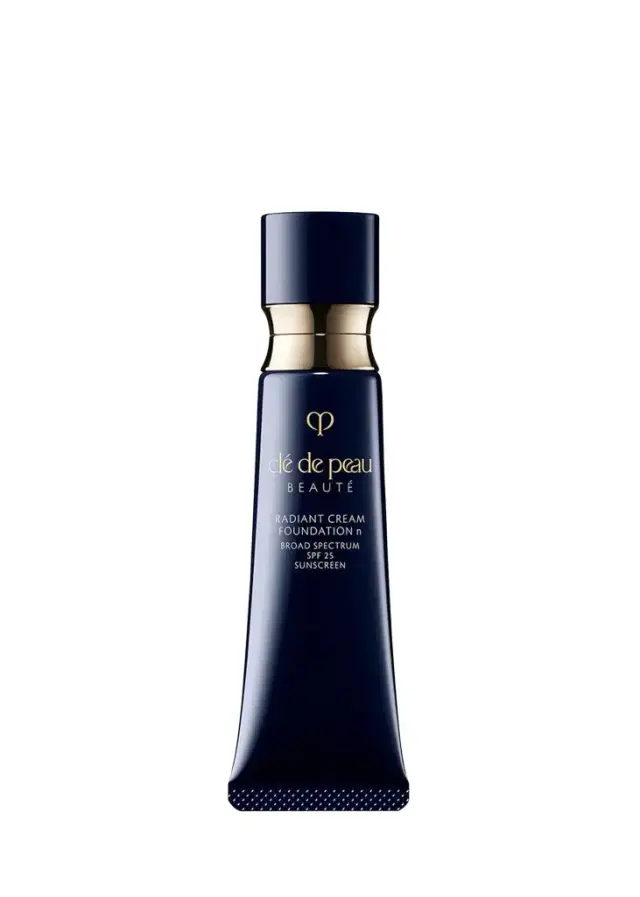 CLÉ DE PEAU BEAUTÉ Radiant Cream Foundation SPF 25
