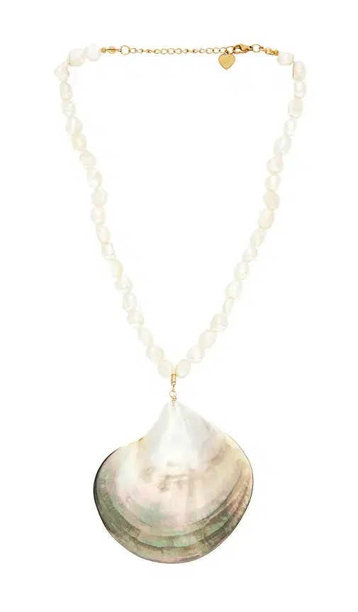 Lovers and Friends Cameron Shell Necklace