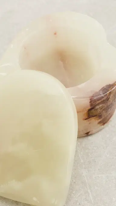 JIA JIA Small Onyx Heart Jewelry Box | Thumbnail 4 JIA JIA Small Onyx Heart Jewelry Box | Thumbnail 4