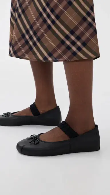 Melissa Sophie Scrunch Jelly Flats Matte Black | Thumbnail 3