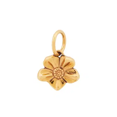 Chloé Alphabet Flower charm in brass | Thumbnail 1